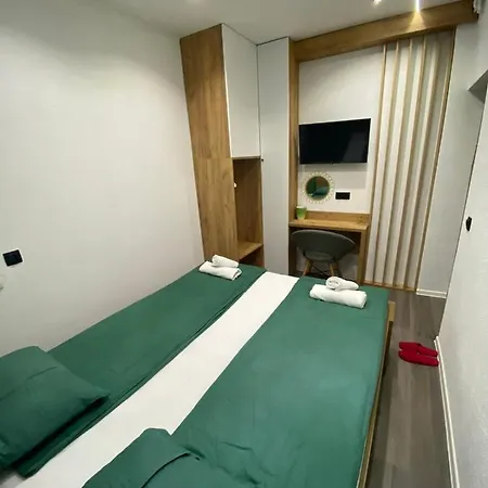 Deluxe Apartment