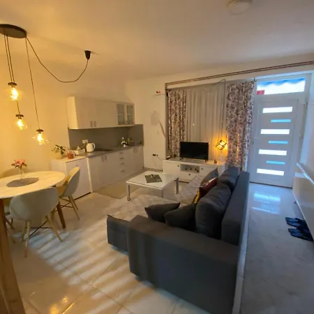 Apartment Deluxe *